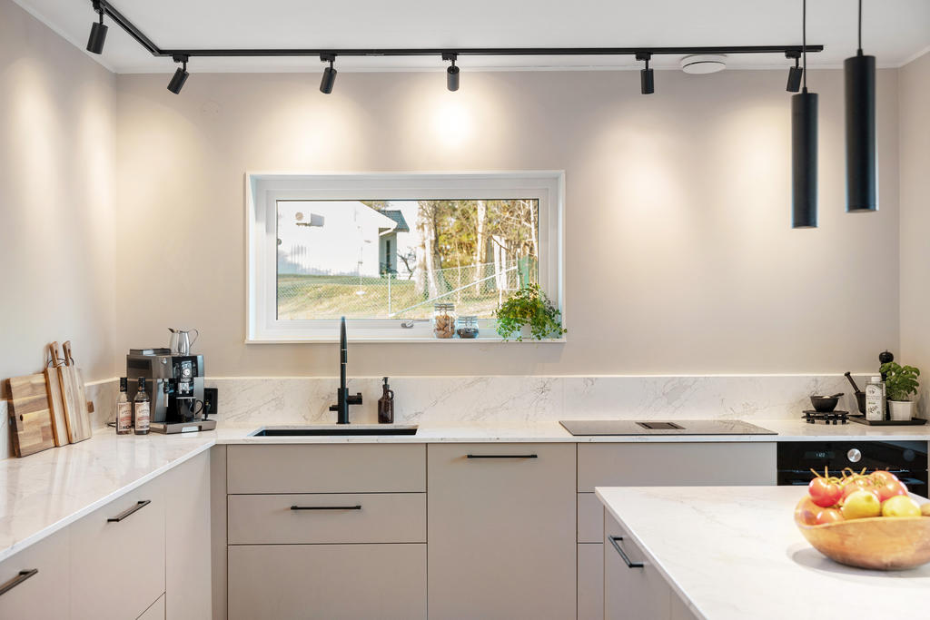 Köket bjuder in till sociala matlagningsstunder med familj och vänner