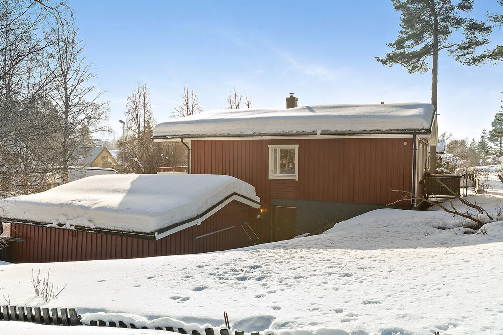 Fin hörntomt i populärt villaområde