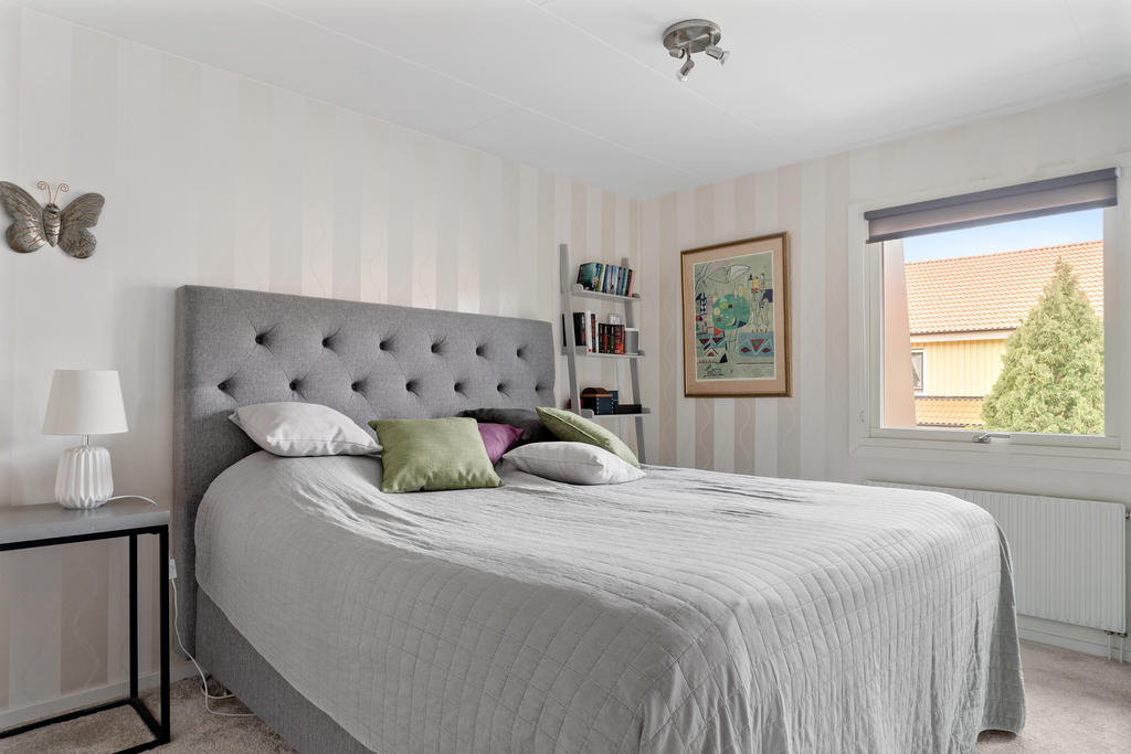 Två stora sovrum med plats för dubbelsäng