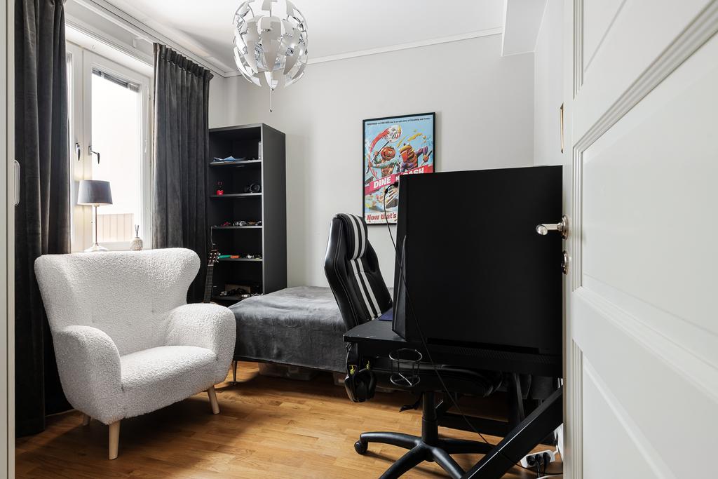 Sovrum 2 på entréplan.