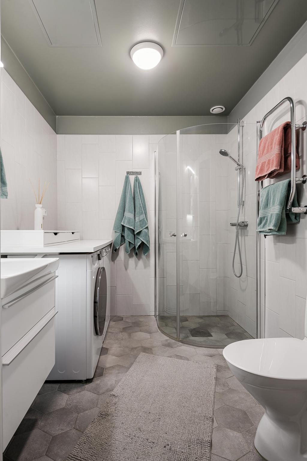 Badrum på entréplan.