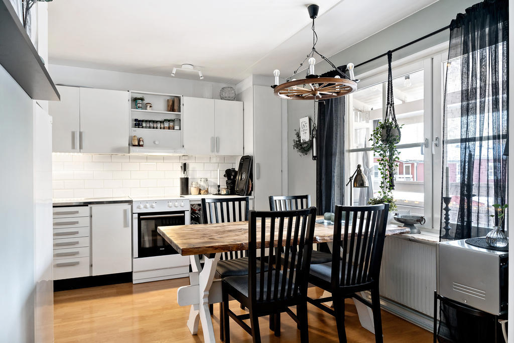 Kök med utrymme för matplats