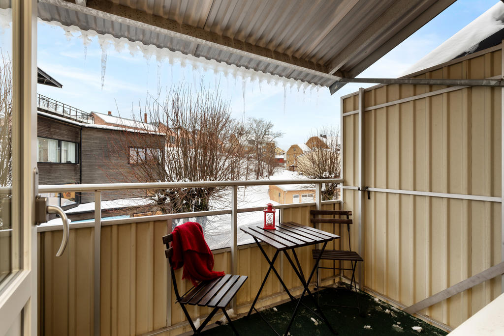 Mysig balkong i söder med tak