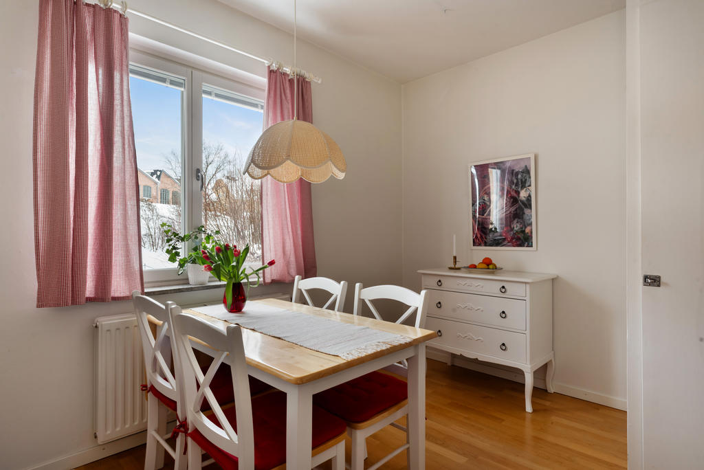 Generöst kök med riktigt gott om plats