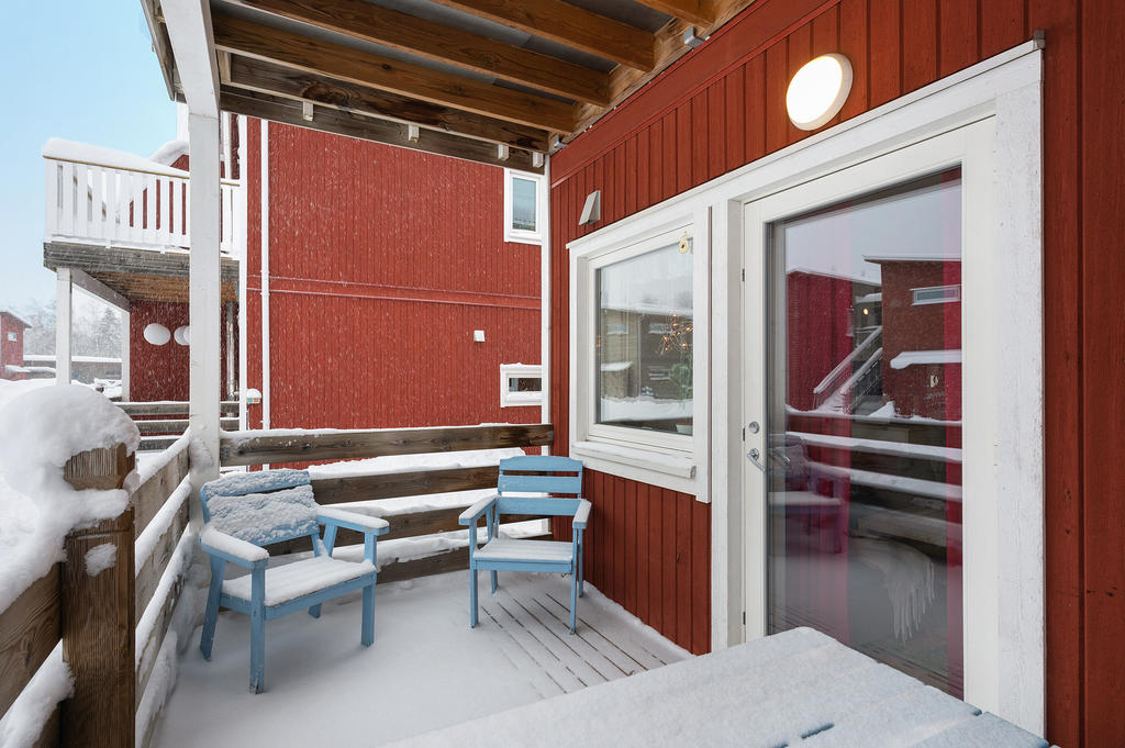 Bygglov finns att bygga in altanen
