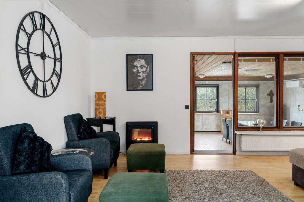 Vardagsrum med utgång till allrum/relax