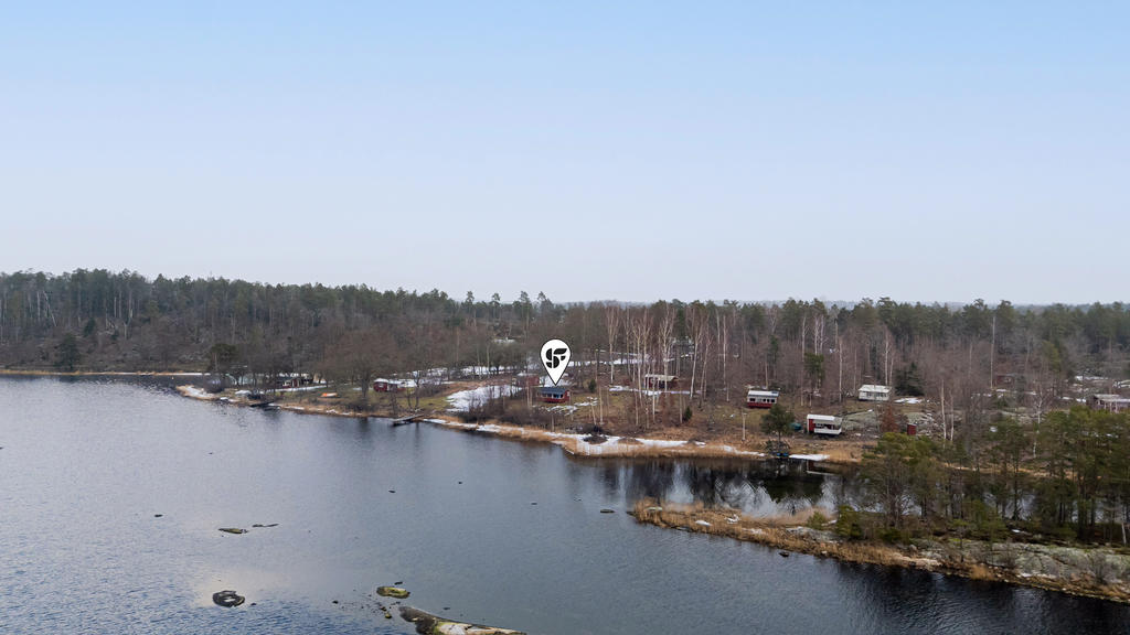 Man har möjlighet att bygga ny egen brygga 12 meter ut i vattnet