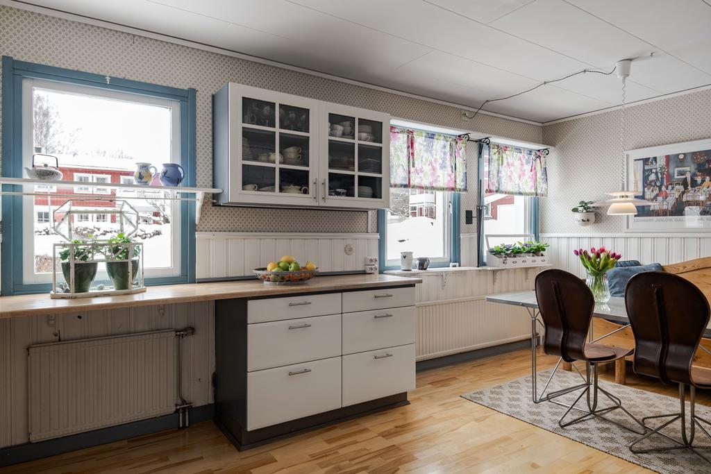 Gott om ljusinsläpp. 