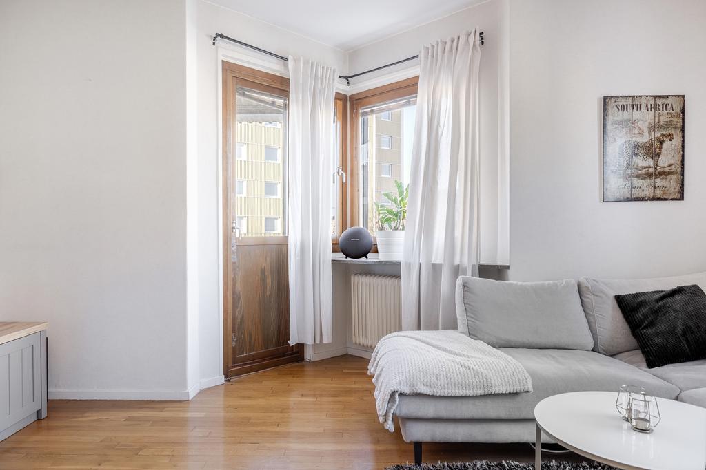 Utgång till balkongen från vardagsrummet