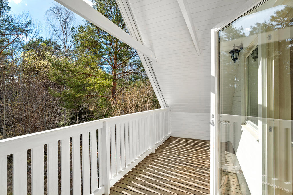 Balkong från sovrummet en trappa upp