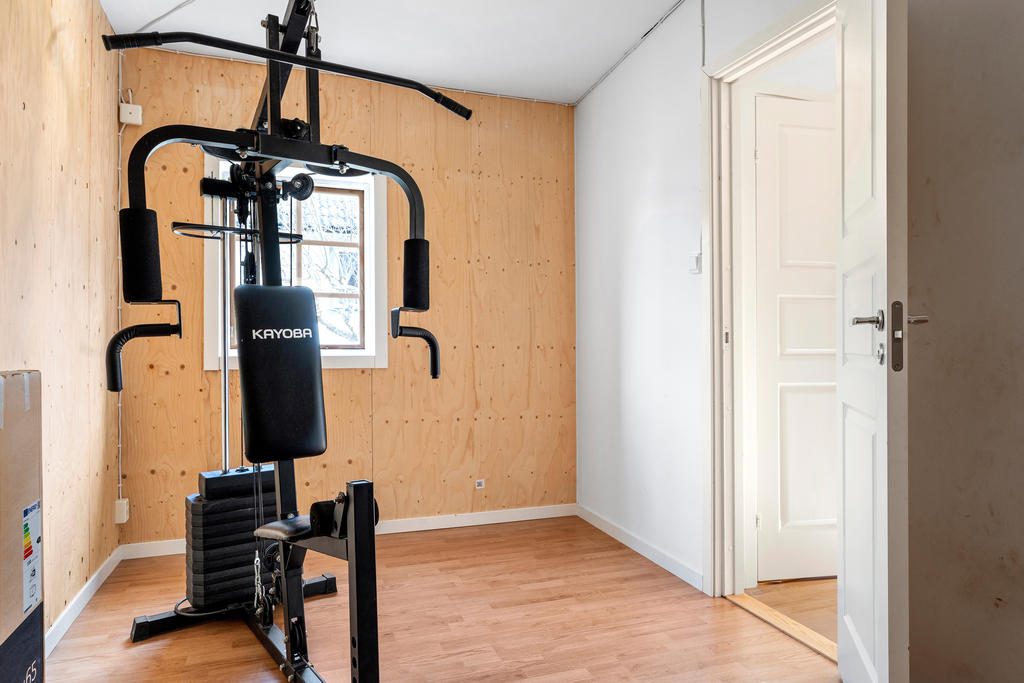 Gym/hobbyrum på entréplan