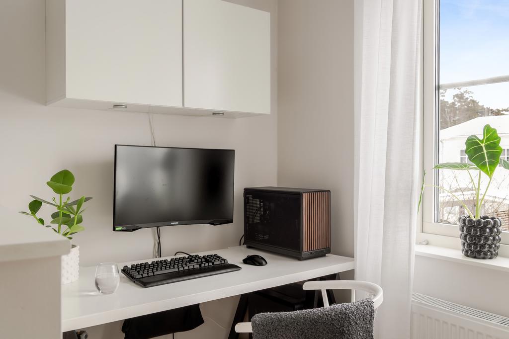 Arbetsplats i anslutning till övre plan.