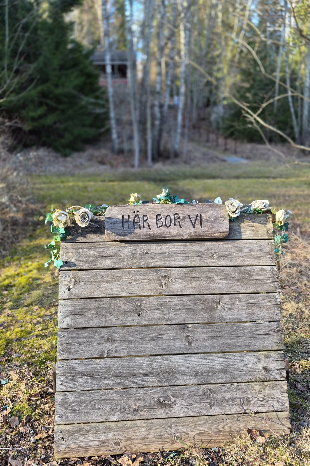 Välkomstskylt vid lilla vägen