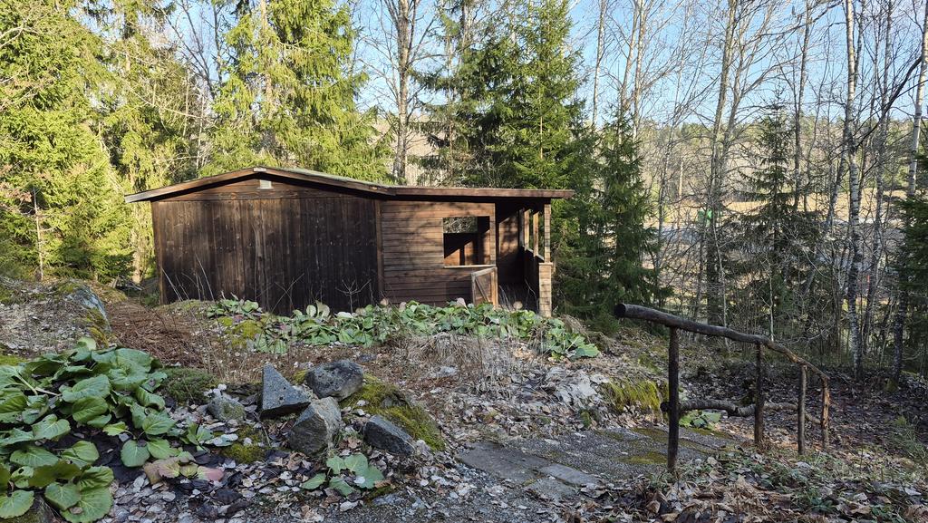 Gång mot gäststugan