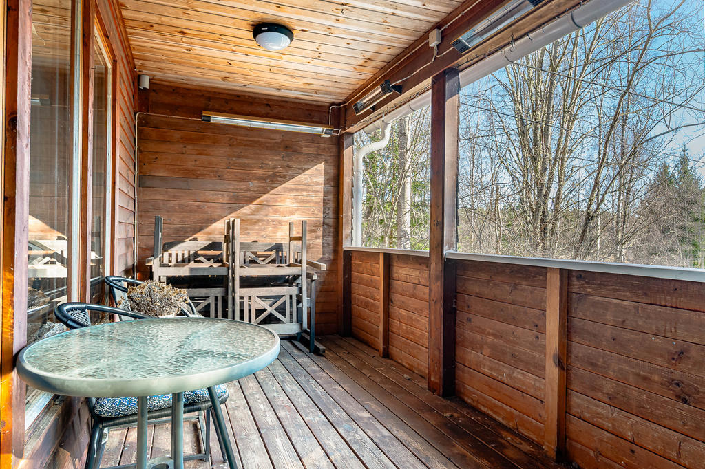 Altan med gassande sol