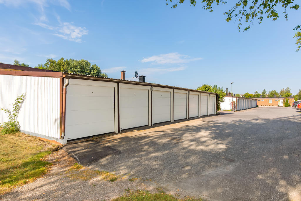 Garage med fjärrportar