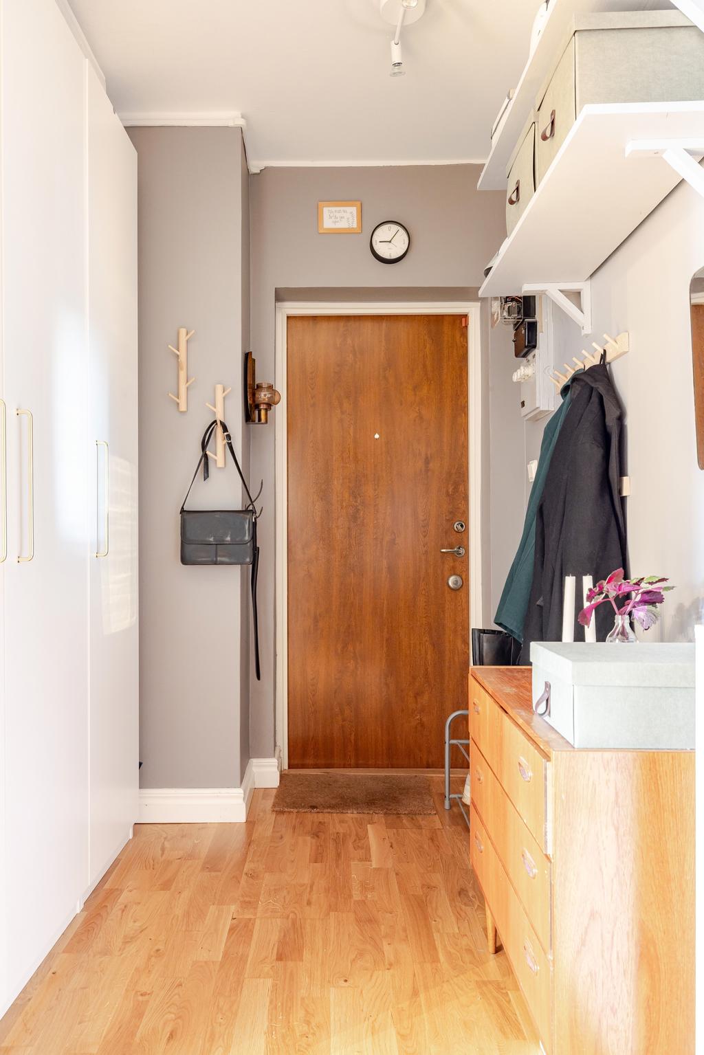 Entré och hall. Bra med förvaring!