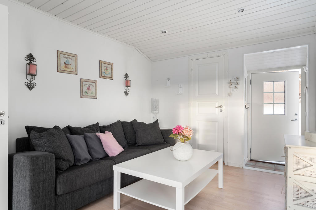 Stugan är genomgående ljus och fräsch