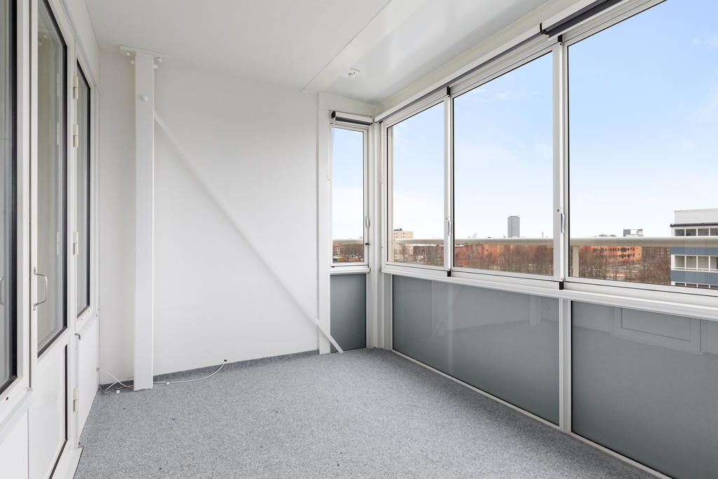 Högst upp med utsikt hela vägen till högskolan.