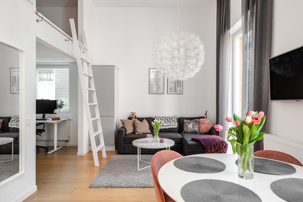 Ljust och luftigt med stege upp till loftet