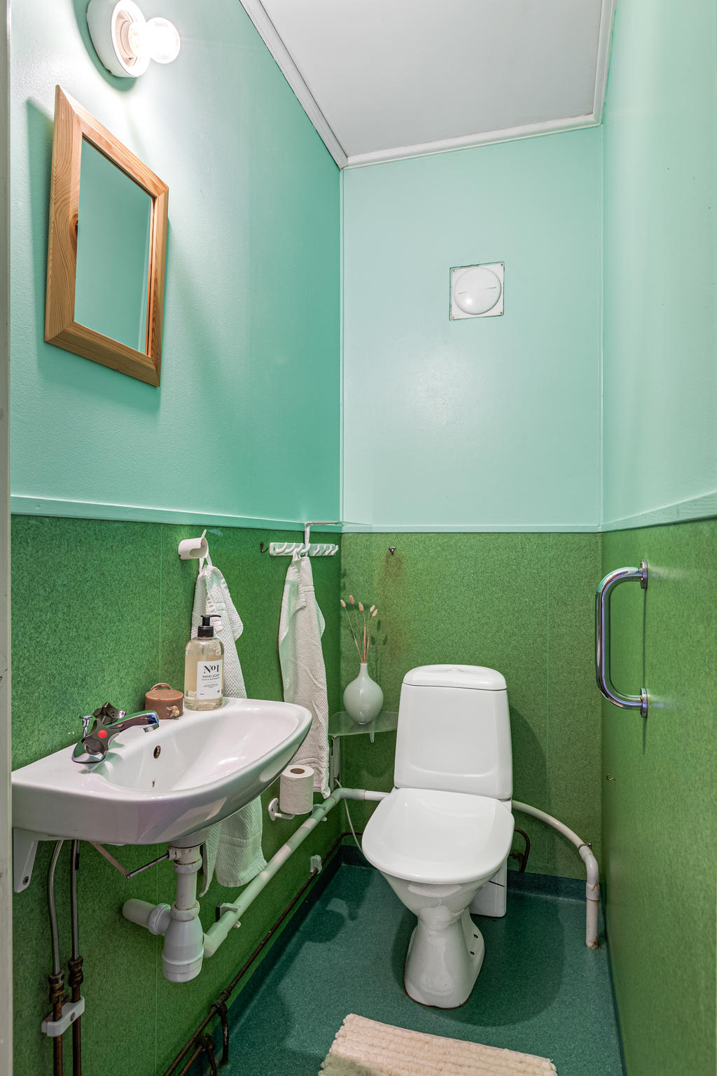 Ett exta wc finns på entréplanet