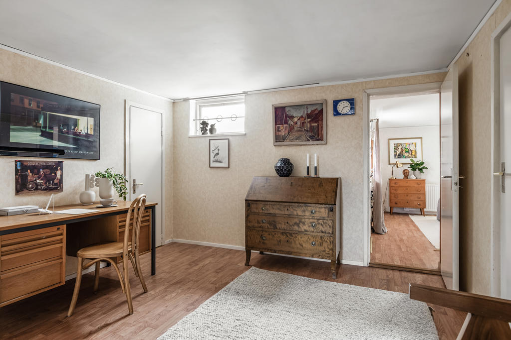 Hobbyrum/Kontor i källarplan