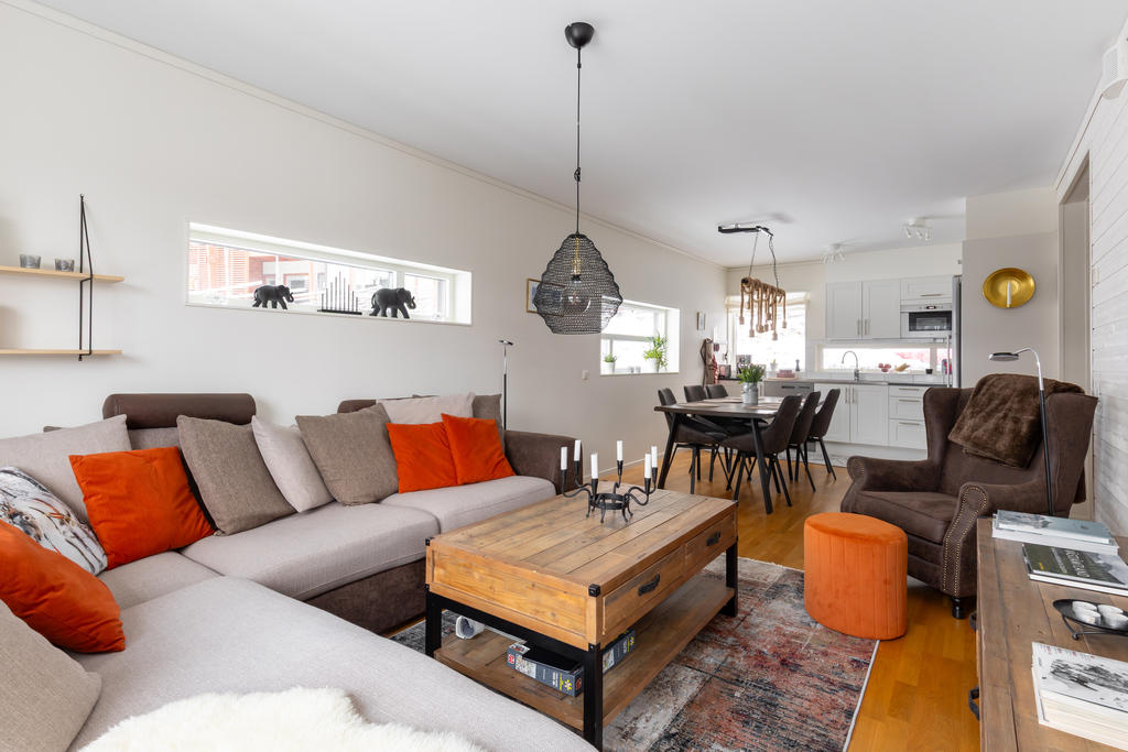 Gott om utrymme för familj & vänner.