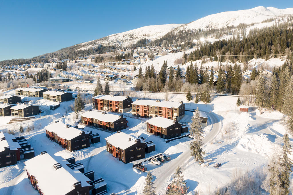 Nyvallen är ett eftertraktat område med närhet till Tegefjälls liftsystem och skidbussar. Här bor du med naturen direkt utanför dörren, fina promenadstråk och cykelavstånd in till Åre by. 