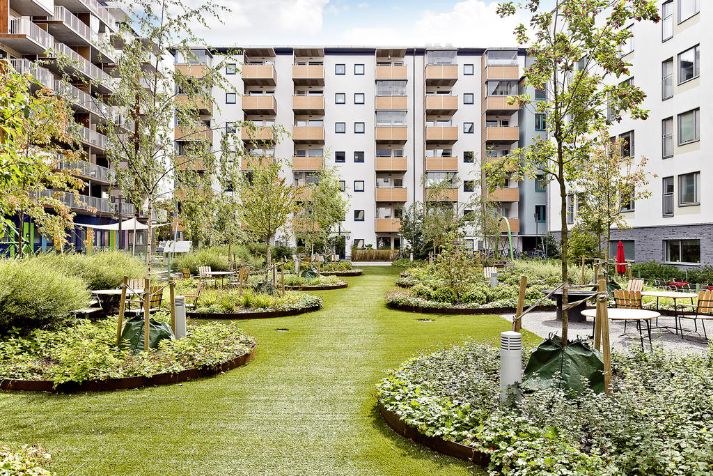 Fin och skyddad gemensam innergård.