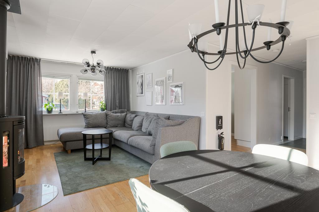 Vardagsrummet har en riktigt bra Tv-del