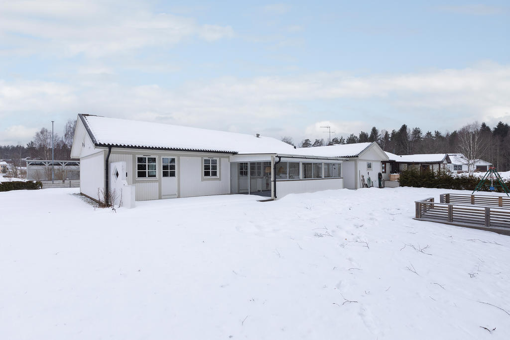 Rymlig tomt i lugnt område