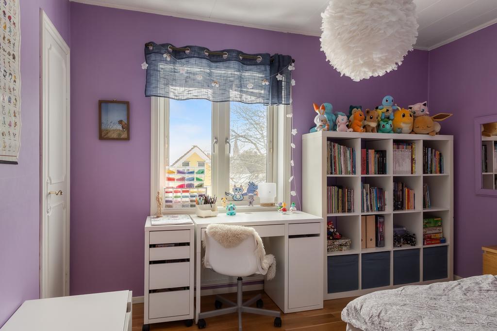 Sovrum som passar utmärkt som barnrum, gästrum eller arbetsrum