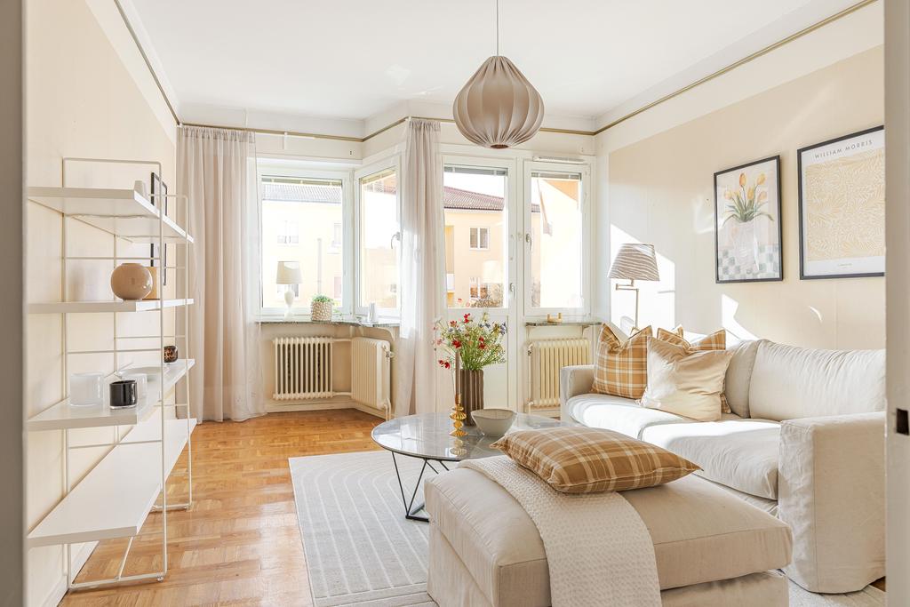 Ljus och fin 4:a med Brf Lilltunas bästa läge!