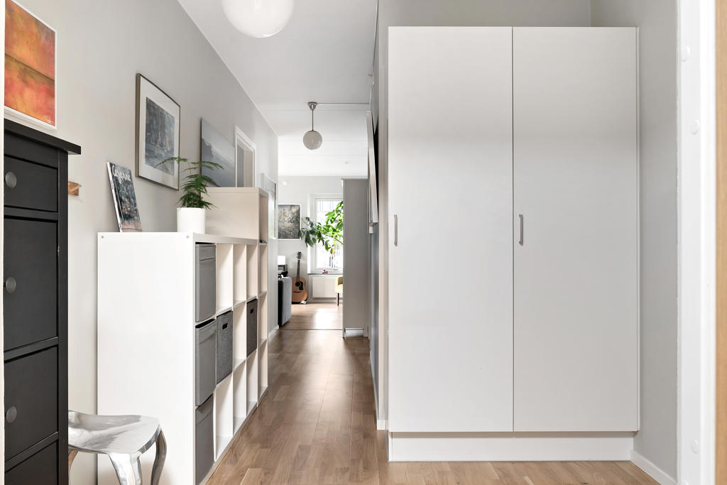 Generös hall med förvaring