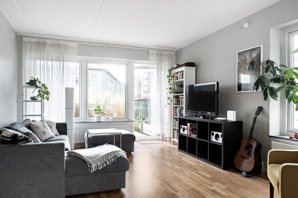 Vardagsrum med härligt ljusinsläpp