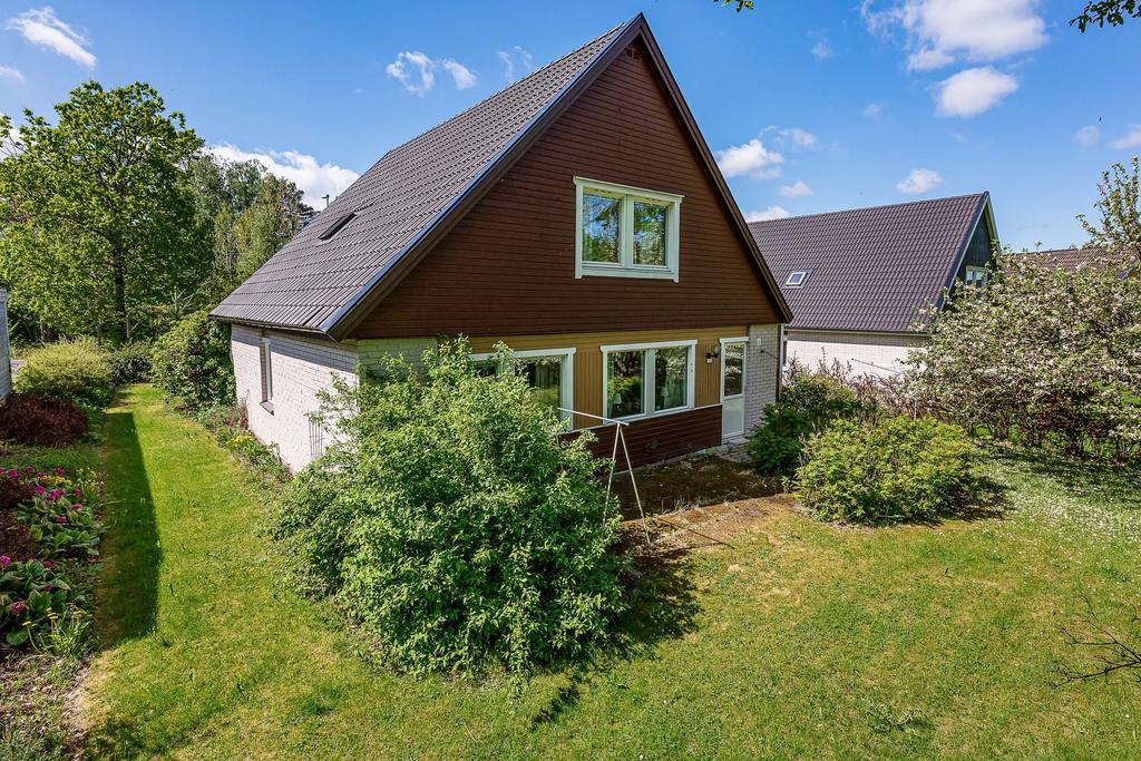 Baksida mot allmänning