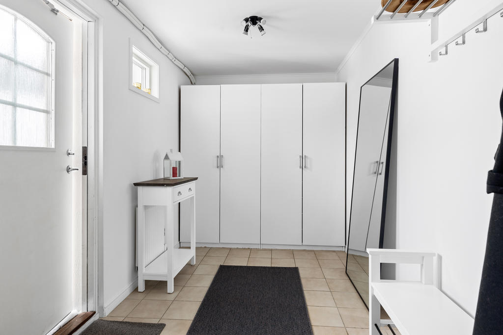 Stor hall med mycket förvaring