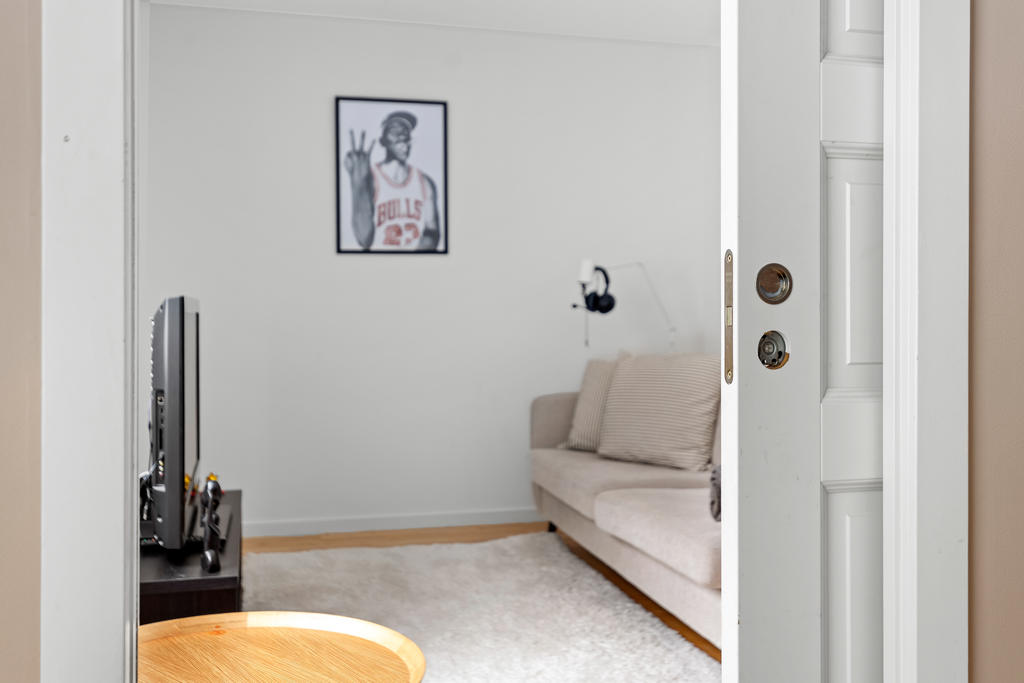 Sovrum 1 med skjutdörr