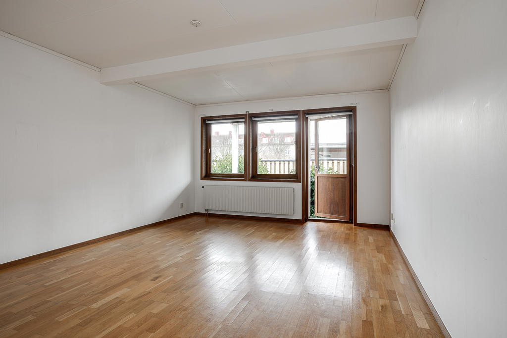 Allrummet mot uteplatsen