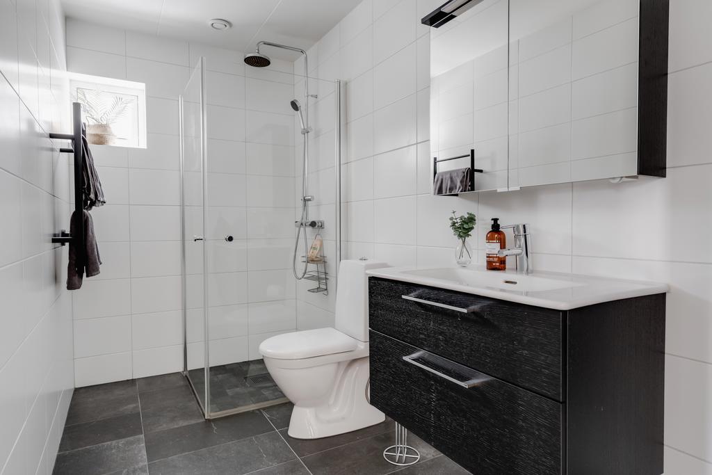 Badrum med dusch på övre plan