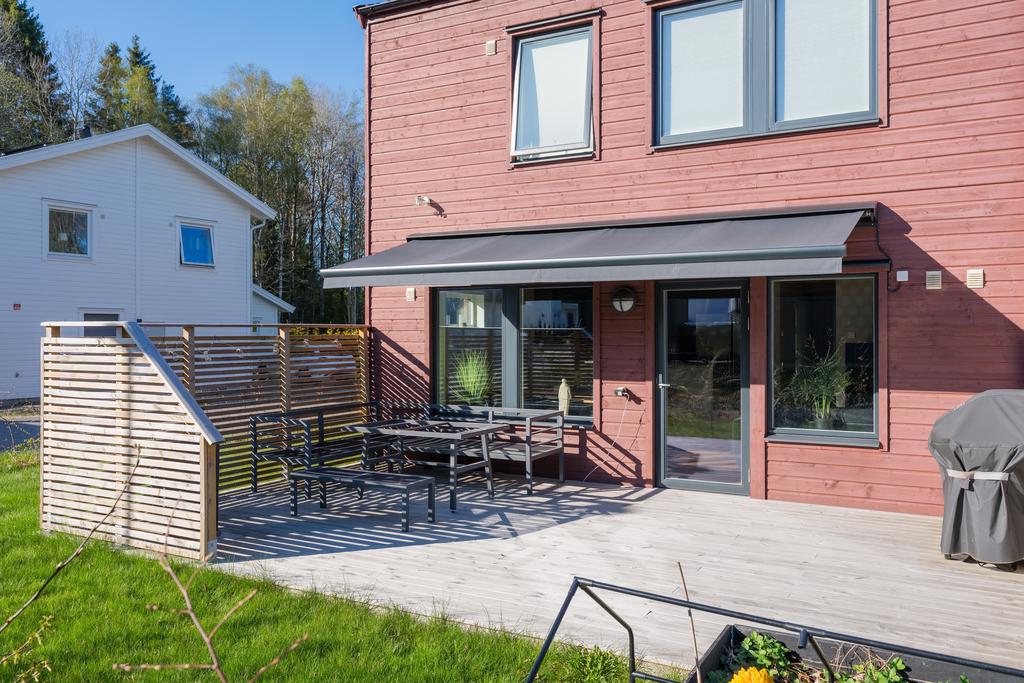 Härligt uteplats med markis
