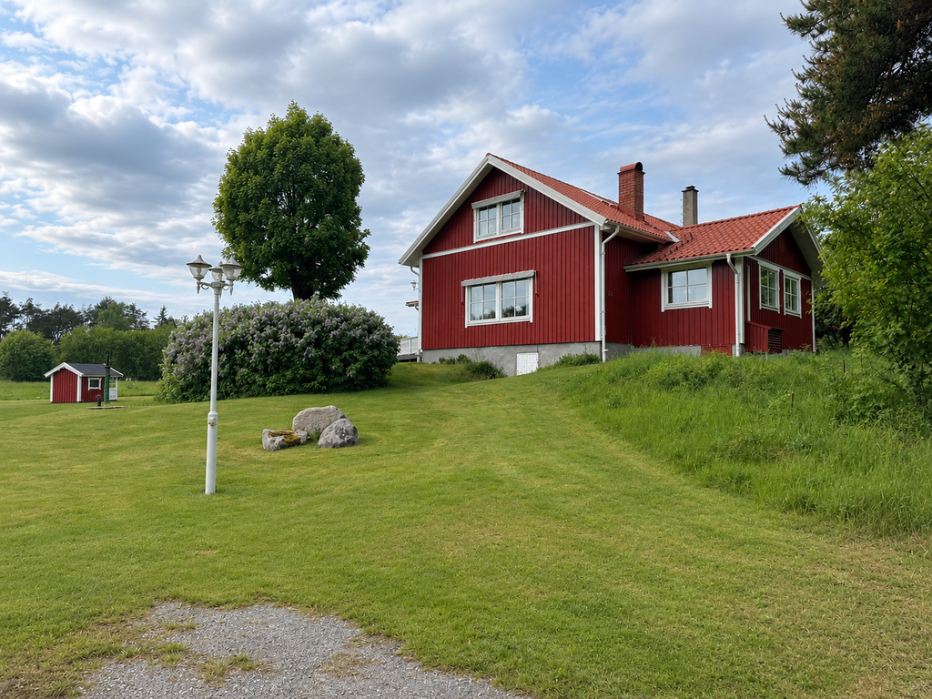 Huset från infarten