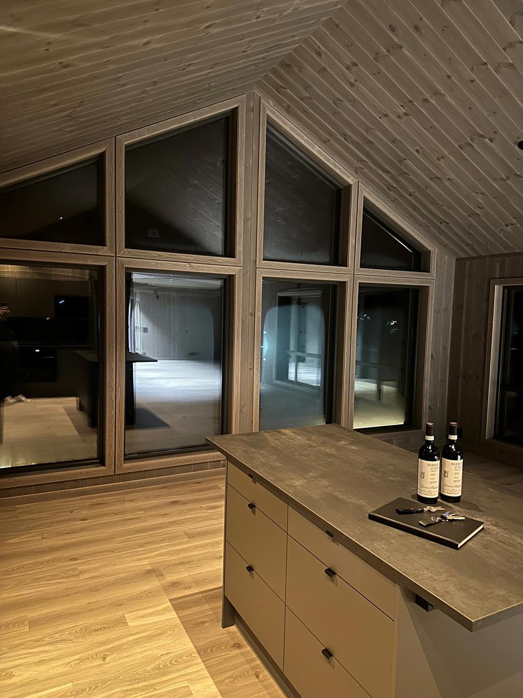 Möjlighet att göra ett större fönsterparti mot utsikten finns (tillval)