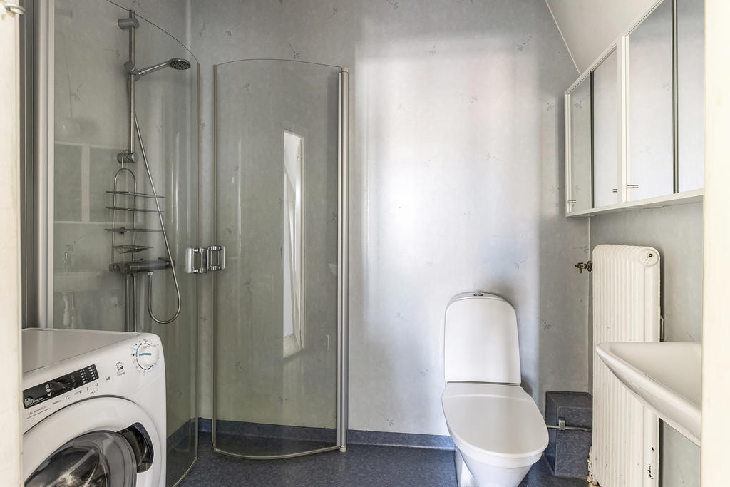 Badrum med dusch lgh3