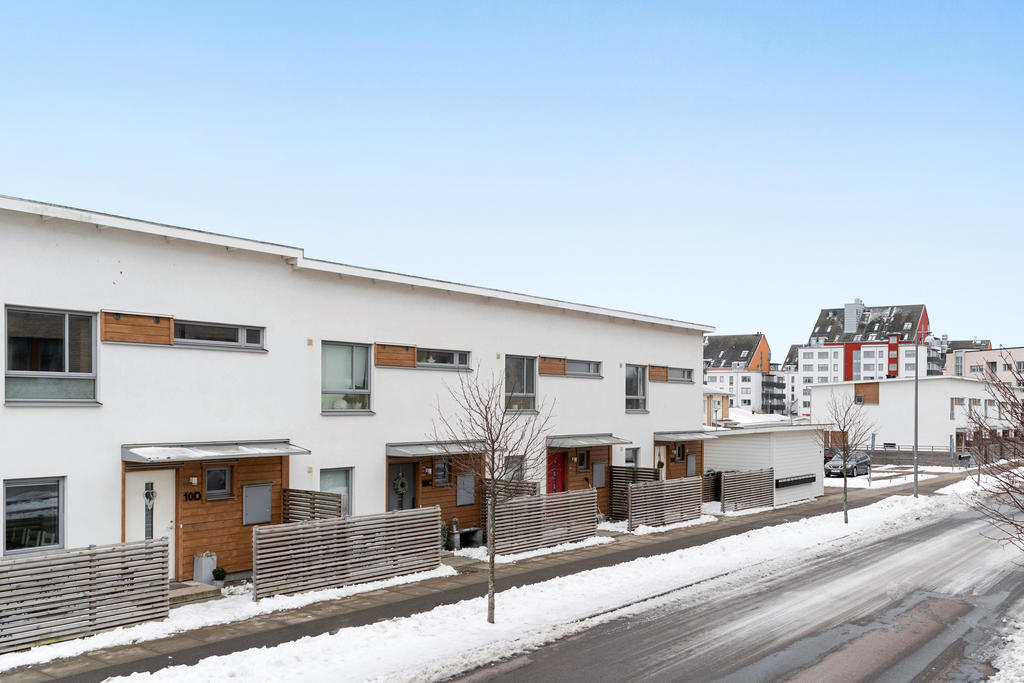 Radhuslängan på Rydebäcks Stationsgata 10A-J