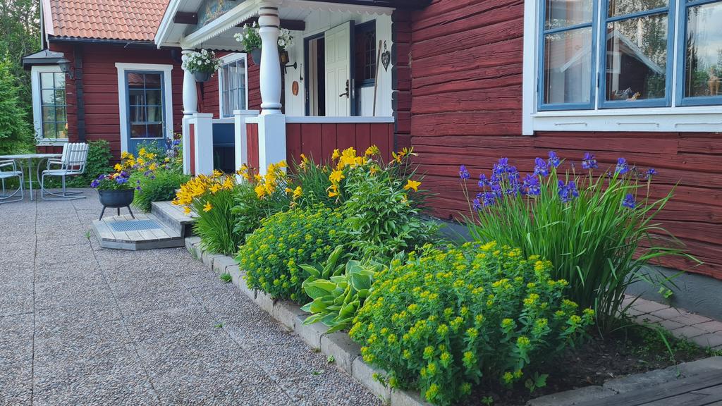 Säljarnas egna bilder.