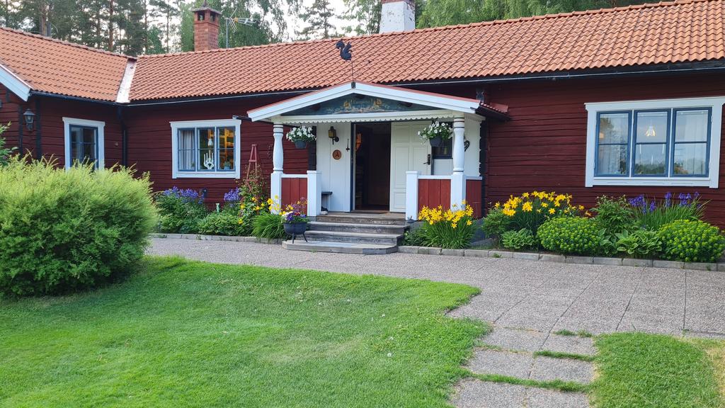 Säljarnas egna bilder.