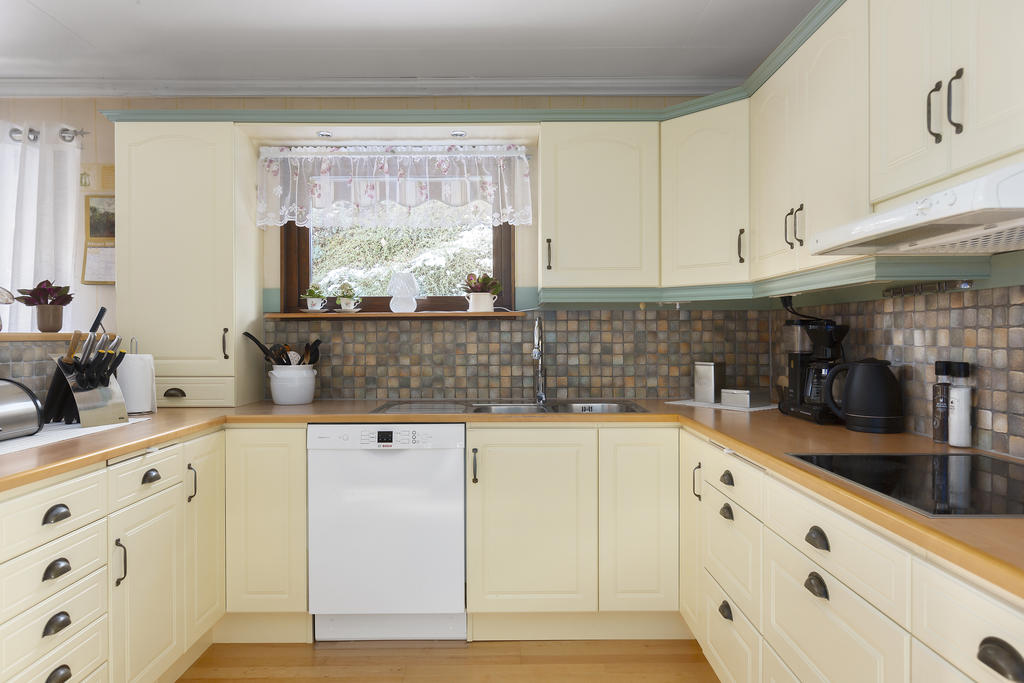 Bra med arbetsyta och förvaring