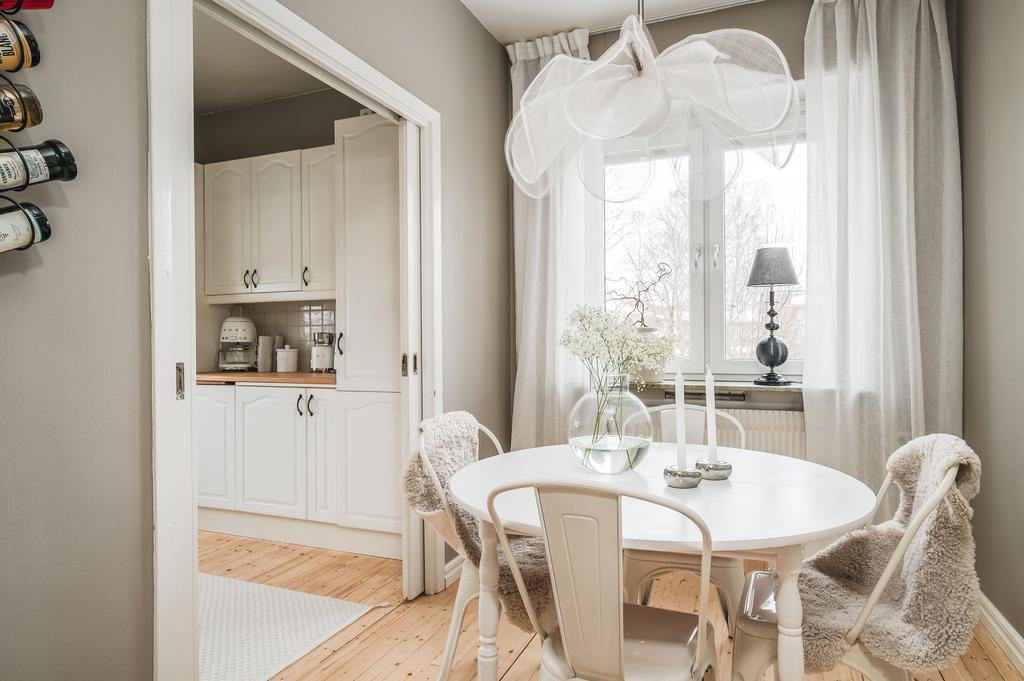 Matplats intill köket