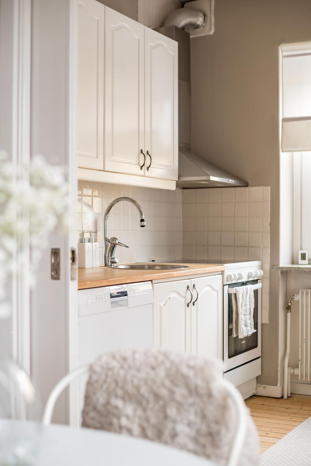 Fina skjutdörrar in till köket